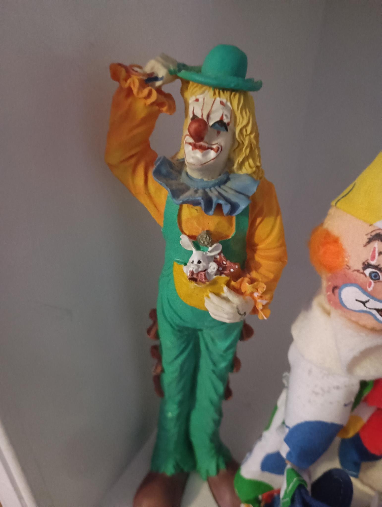 Benjamin Family Clown Statue